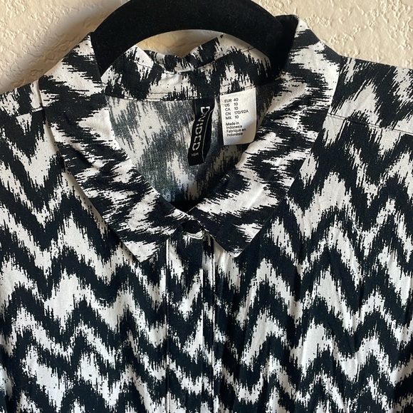 H&M Button Up Blouse - Picture 2 of 3